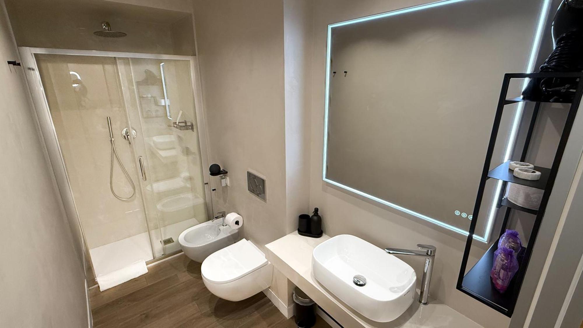 Bilocale Moderno Con Parcheggio E Self Check-in Fiera & Citylife Apartment Mailand