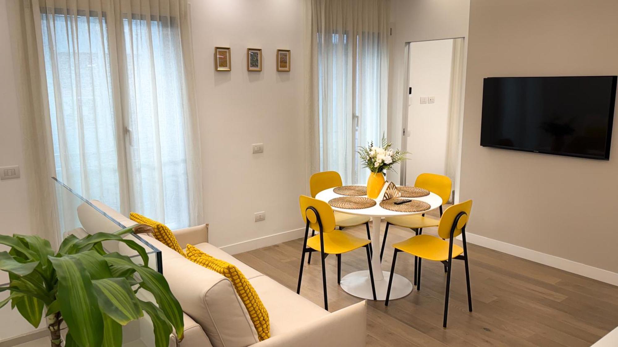 Bilocale Moderno Con Parcheggio E Self Check-in Fiera & Citylife Apartment